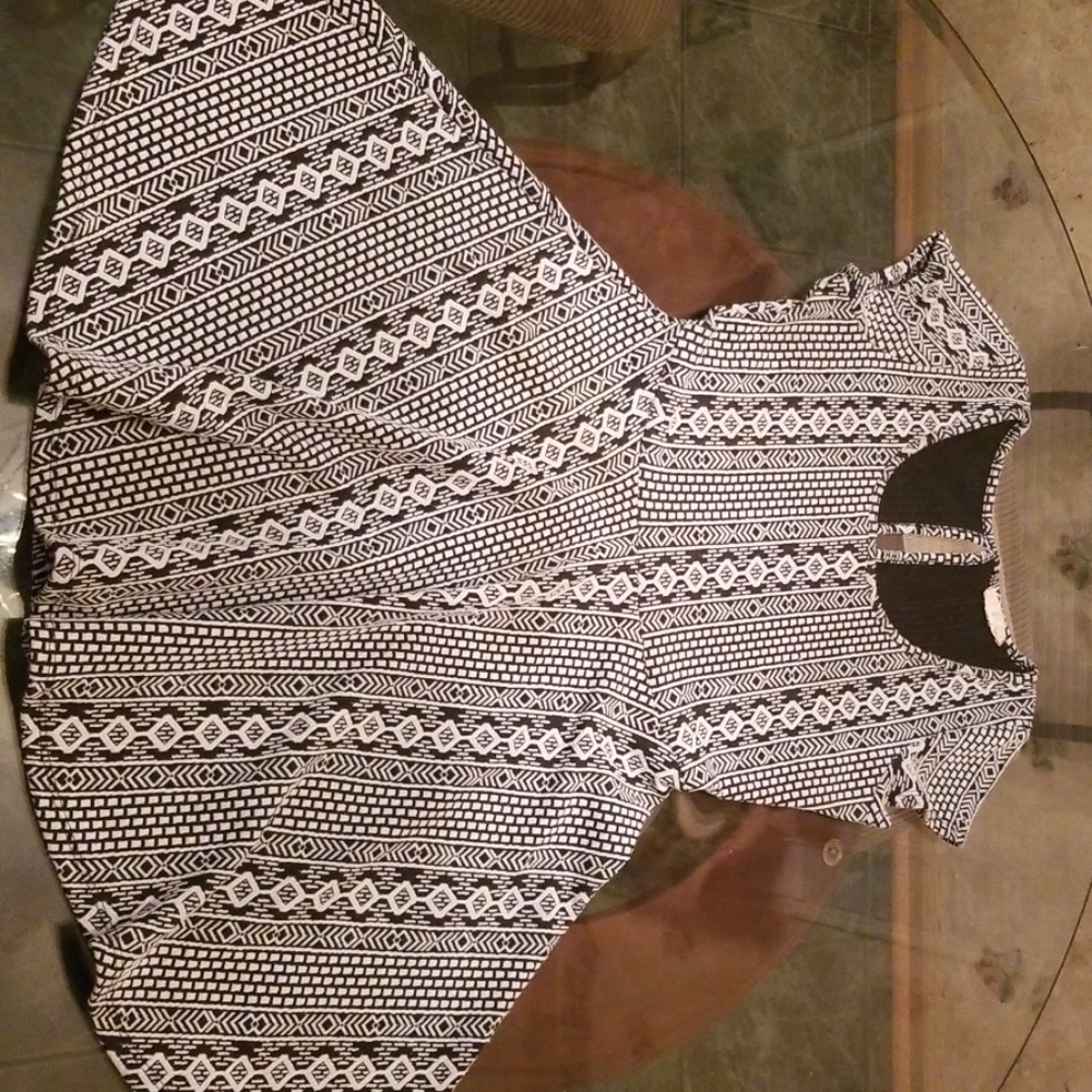 Dress - Picture 4 of 7